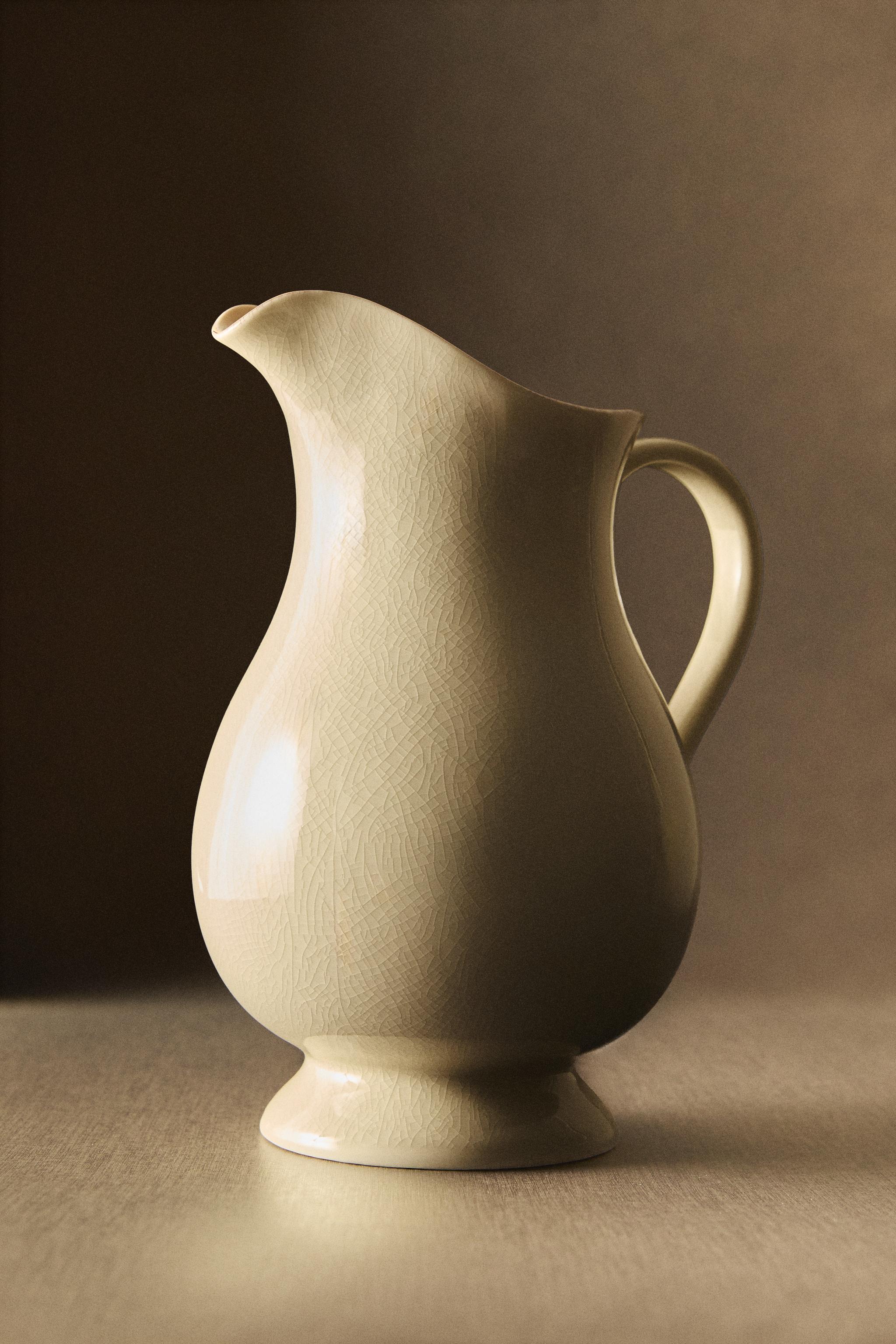 CLASSIC PORCELAIN PITCHER